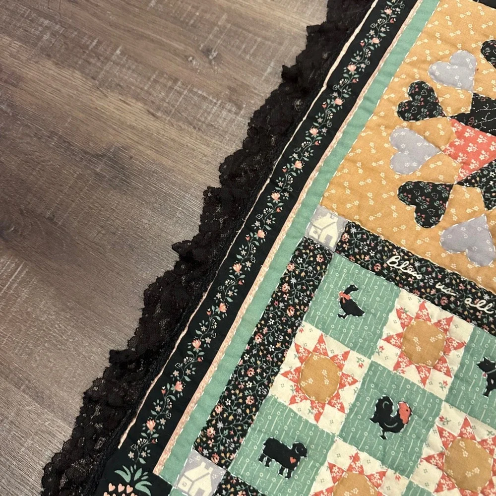 Vtg Folk Art Country Quilted Wall Hanging Lace Trim‎ Americana Patchwork 35x44
